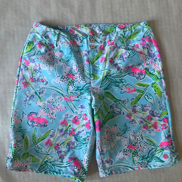 Lilly Pulitzer Fairway Performance Golf UPF 50+ Bali Blue Sway This Way Shorts - Picture 3 of 7